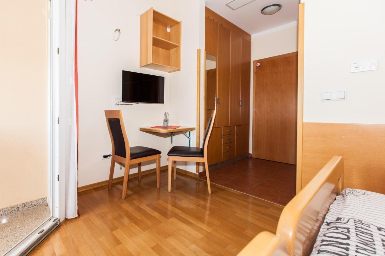B&B Pansion Vago Malinska Exterior foto